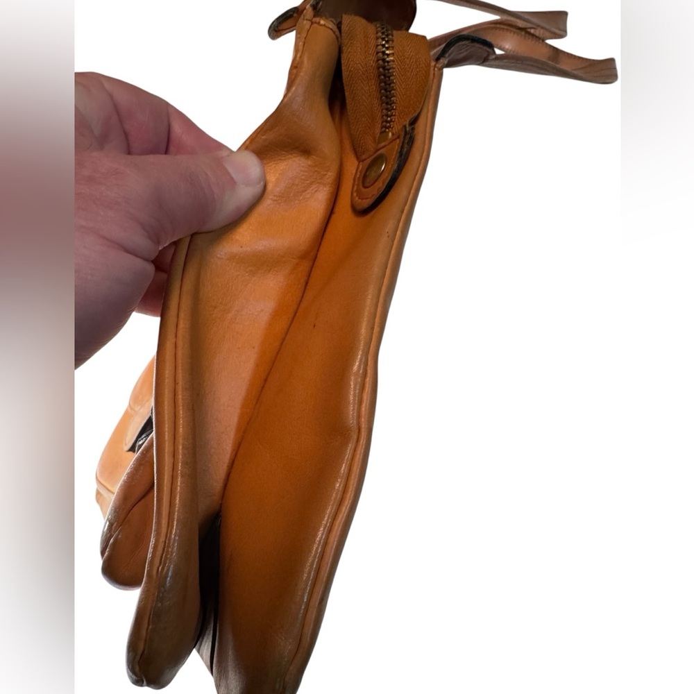 Vintage Supple Tan Retro 1970s Leather BOHO Shoulder Bag Purse NICE - Picture 7 of 16